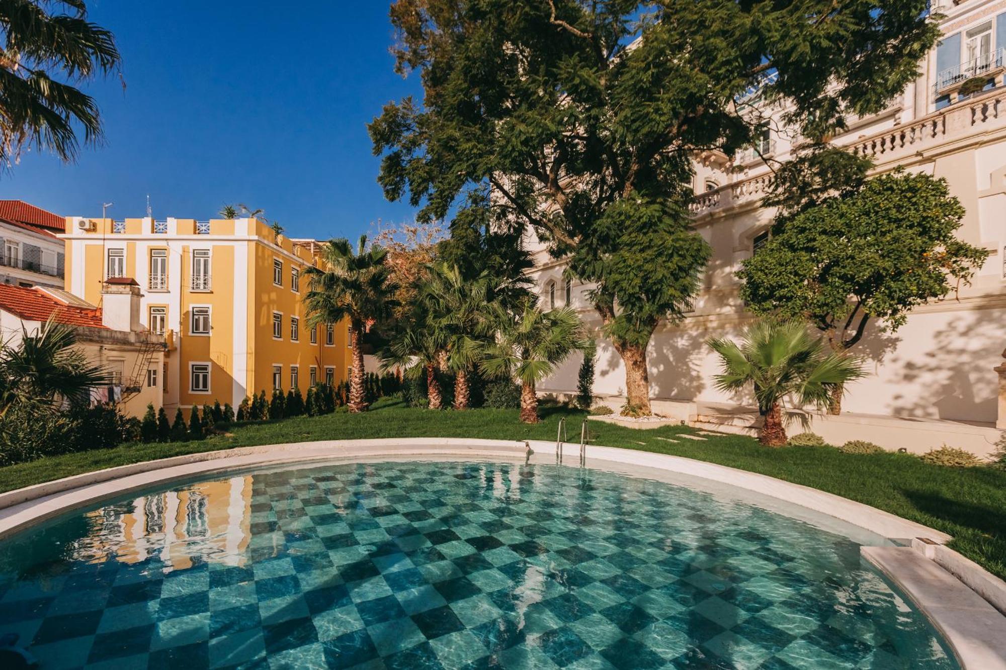 Torel Palace Lisbon Hotel Екстериор снимка The swimming pool