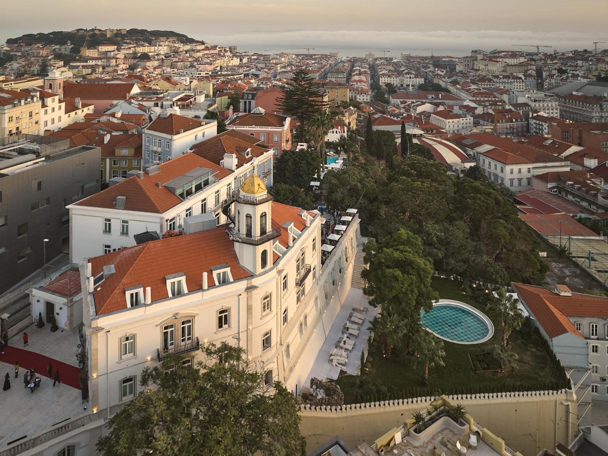 Torel Palace Lisboa Екстериор снимка The hotel as seen from the Belmonte Tower