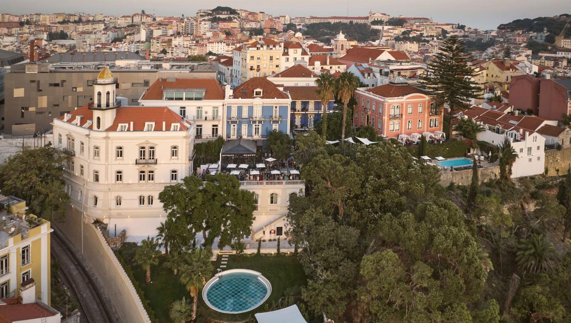 Torel Palace Lisbon Hotel Екстериор снимка The hotel's gardens